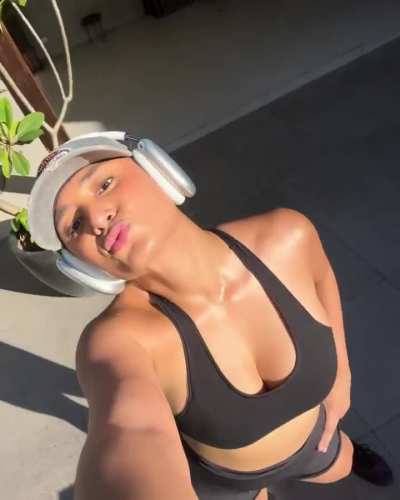 Klea Pineda