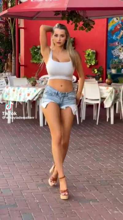 Perfect body @mykailademaiterr