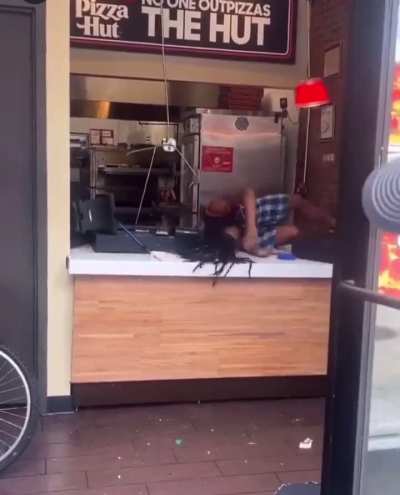 CrackzaHut