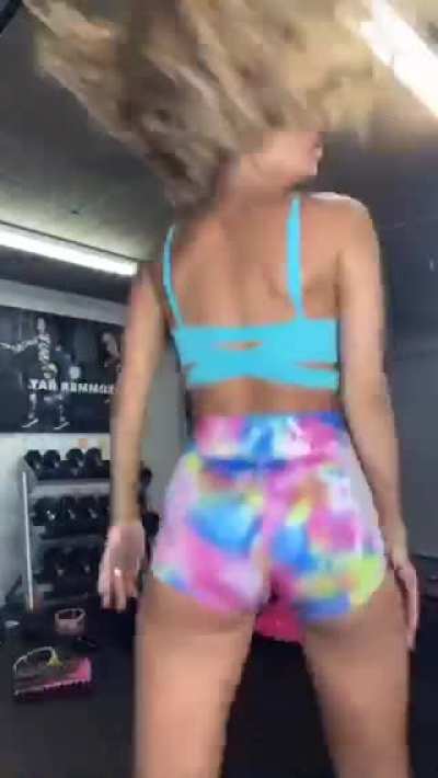 Surprise! 🍑👀