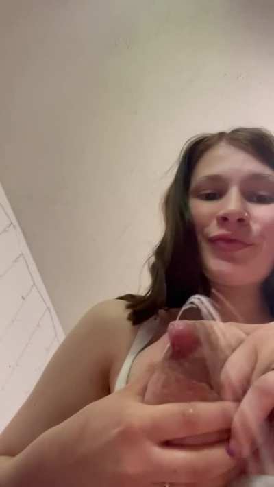 New milky content is up on my fansl<wbr>y🥛🤍pl<wbr>ease continue to let me know what you would like to see. I love making content that you enjoy