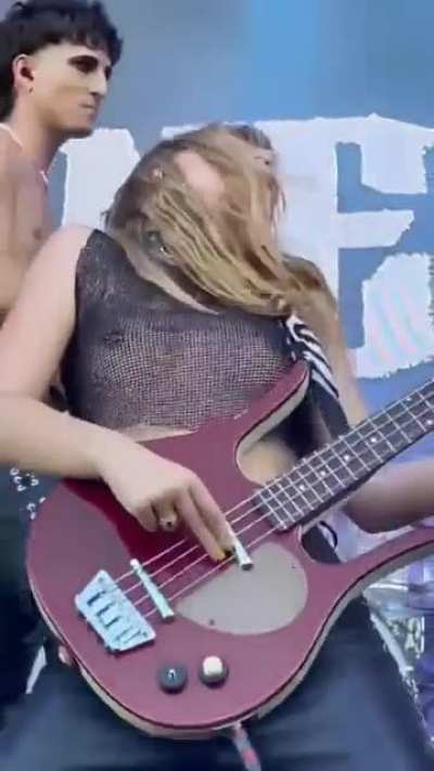 vic rocking hard