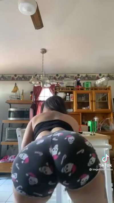 Nice twerking