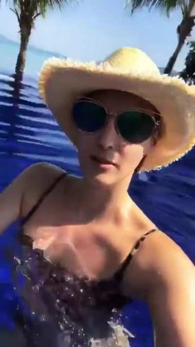 Sjokz on pool 😝