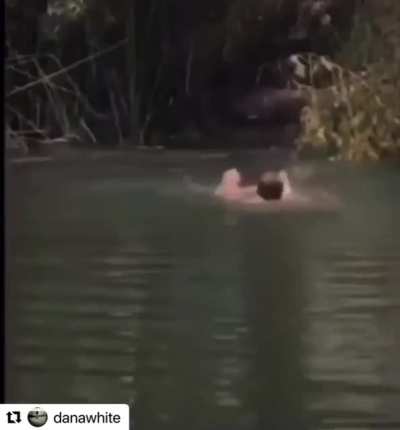 She can&rsquo;t swim either!