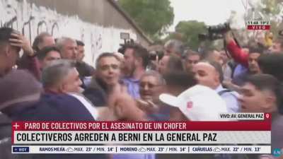 Colectiveros linchan a Berni y lo tienen acorralado.