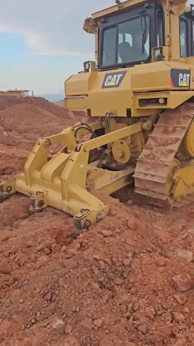 Caterpillar D6T Ripping