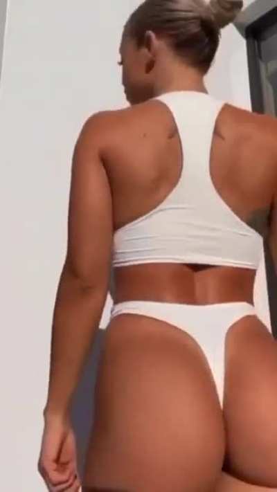 Tammy hembrow beautiful ass