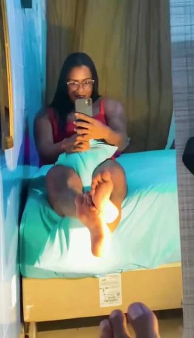No neck around? Guess the pillow&rsquo;s getting choked tonight instead&hellip; Poor thing. LOL 😈🦵🏾