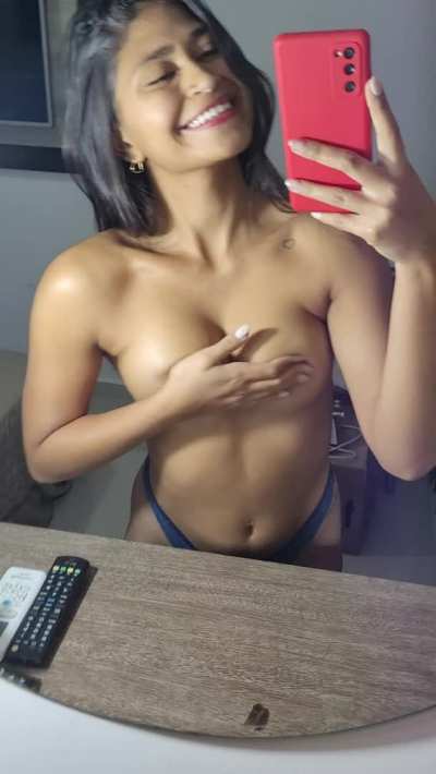 I&acirc;m your new girlfriend, just accept it