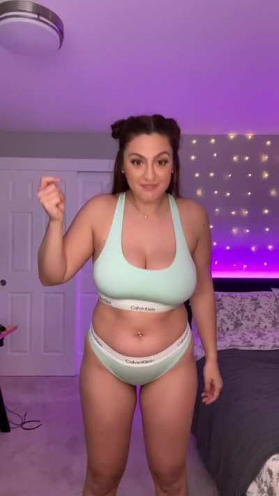 She is back , big boobies hasty🔥💦so hawttyy