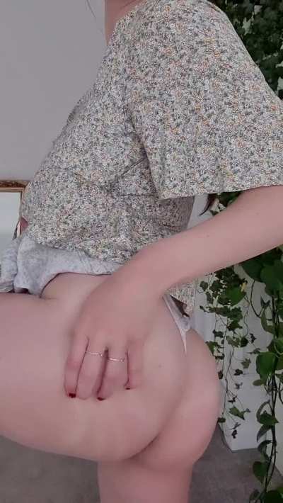 How my booty looks underneath my summer dress 😏