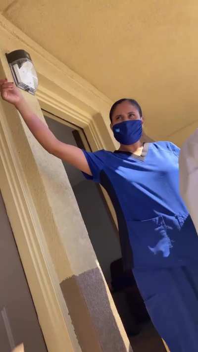 Maid first time seeing a 3rd leg