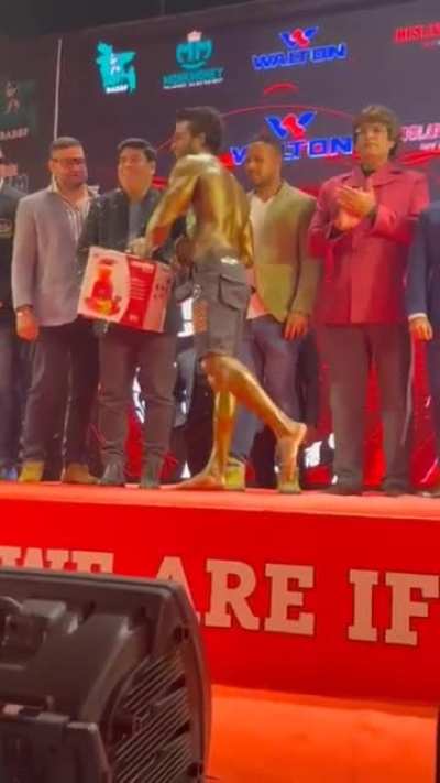 The sponsors gave the &ldquo;blender&rdquo; as 2nd prize