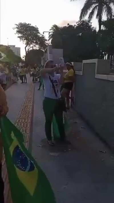socorro me ajudem