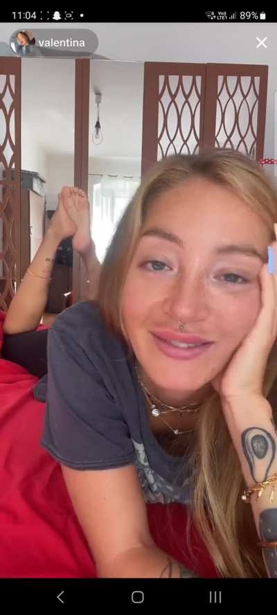 Feet live