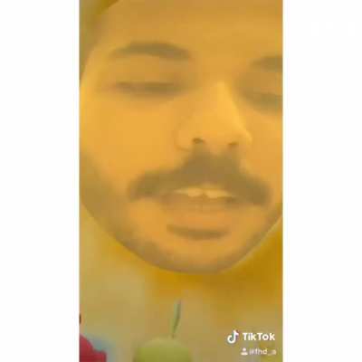 &rlm;هذا الشخص ما &rlm;أطفش منه😂