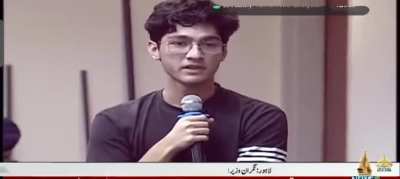 We left our classes and students, professors were waiting for you and you came 50 minutes late, I am ashamed that my Prime Minister has no respect- Youth complains to Caretaker Prime Minister Anwar ul Haq Kakar for coming late to Lums University