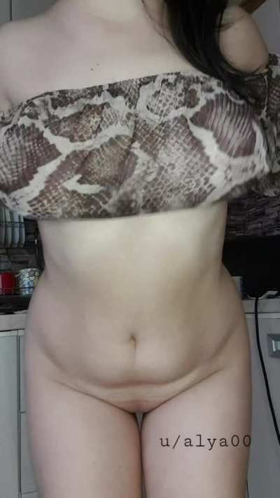 Any older men who appreciate puffy college tits ? [Drop]