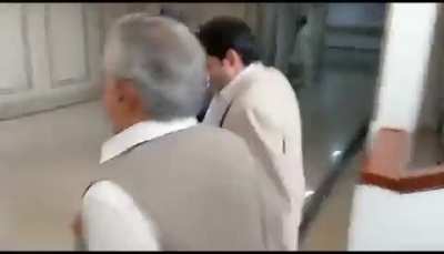 Looks like dollar dar doesn't like being questioned 