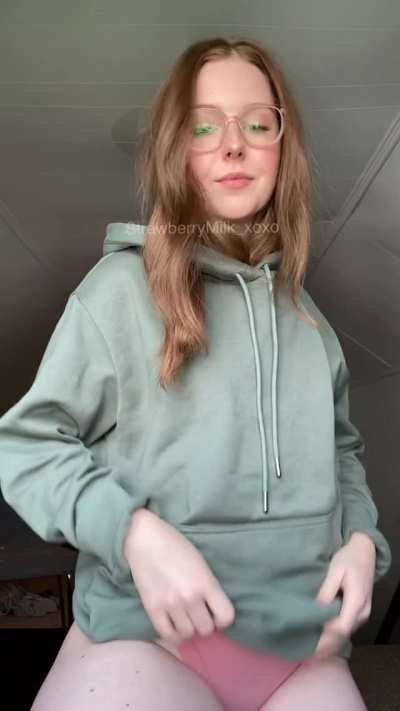 Here&rsquo;s a quick peek under my hoodie