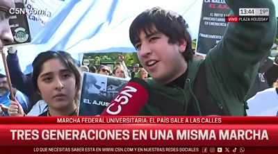 Estudiante de lenguaje y cultura artística dice que no aprende mucho debido a paros constantes.