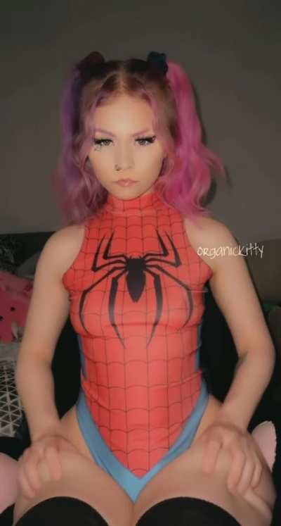 Just a goth slut who loves attention from older men