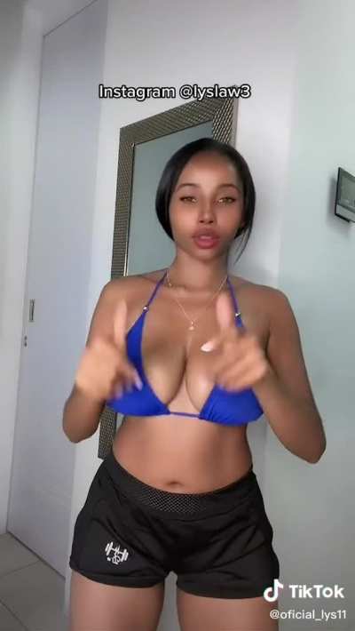 Big Jiggle Tits