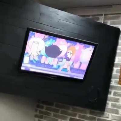 Benim berberde de Kurtlar Vadisi a&ccedil;ık oluyor hep amk