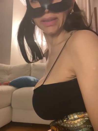 &Ccedil;ılgın milf canlı yayında. A.K.A - Amberonee1