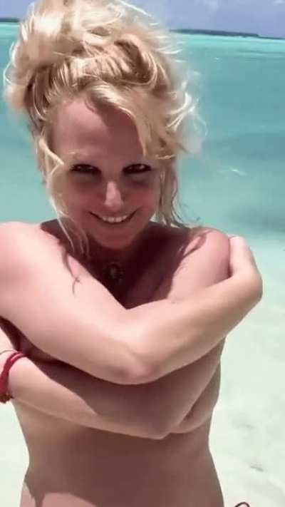 Britney Spears gives us a peek