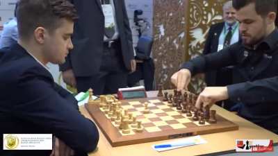 Carlson takes 20 seconds before playing his first move against Matlakov in a 3 minute blitz match