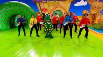 Metallica + The Wiggles children&rsquo;s dance video =