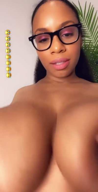 Titty Smash 🍈🍈
