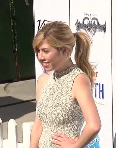 So perfect in this tight short dress