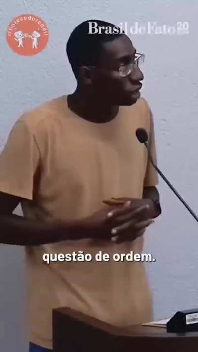 Bando de parasita racista