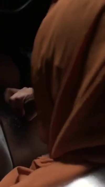 Hijabi sucking dick