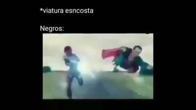 Eu gosto quando eles me jogam no cap&ocirc; e apontam a arma na minha cara
