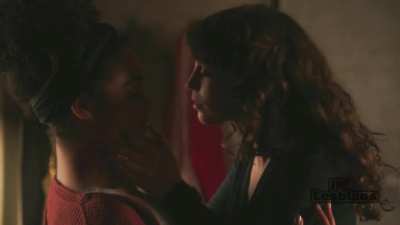 Aisha Dee &amp;amp; Katrina Tannenbaum (The Bold Type - s02e05)