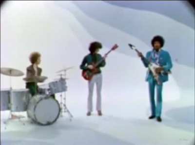 Never seen this before, but damn is that some high-quality hendrix footage.