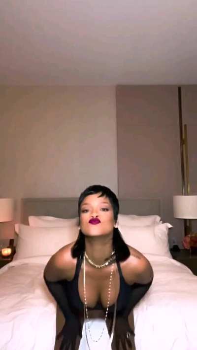 i love the savage goddess Rihanna