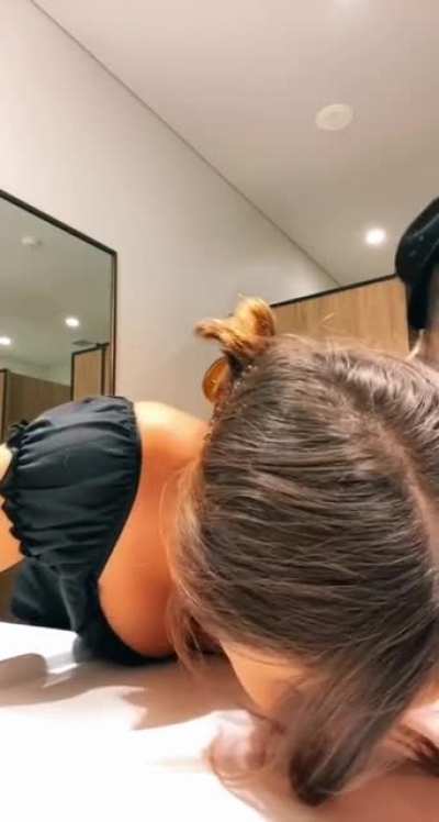HMC while I am making a video in a public toilet