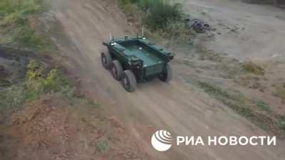New russian battle robot "Marker". According to Rogozin, it will automatically detect and destroy Abrams and Leopard.