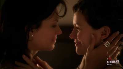 Retro Scenes: Wendy Crewson &amp;amp; Leslie Hope - "An Unexpected Love" (2003) *AI ENHANCED*