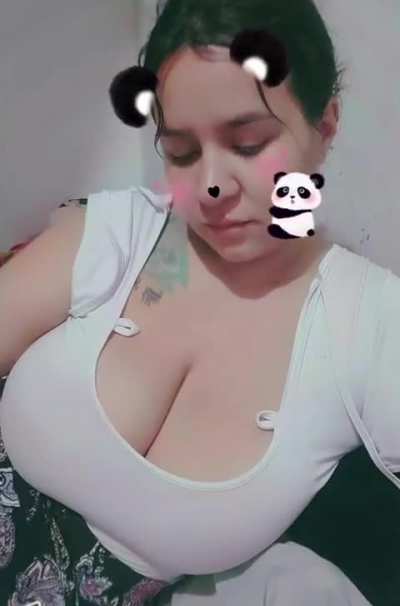 Very girl next-door vibe