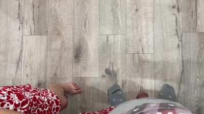 Big Ass Blonde Wife&acute;s kitchen tease for precum only without a real orgasm but only for fun * taken from www.ignoringhandjobs.com