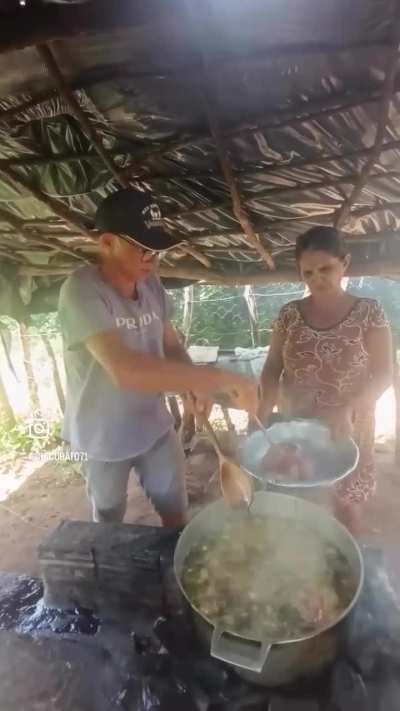 Vai uma lingui&ccedil;a a&iacute;?