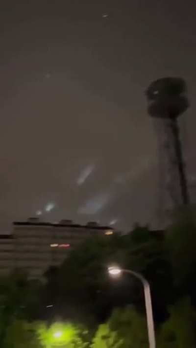 Anybody else see these videos on Twitter?