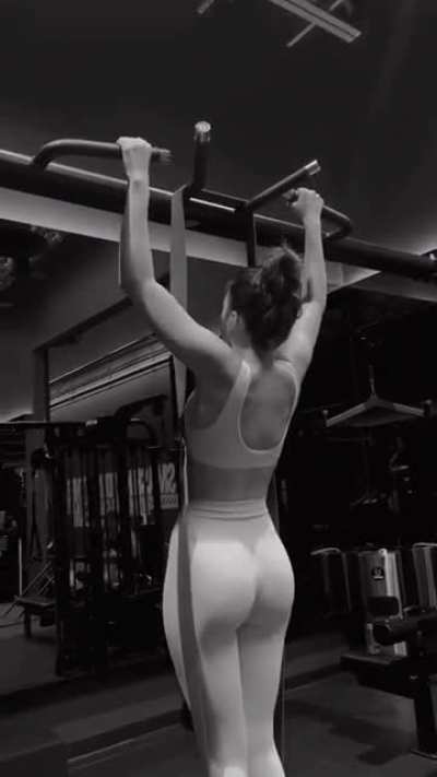 ass on insta short