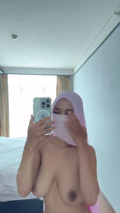 At what age do men stop sucking on these saggers?